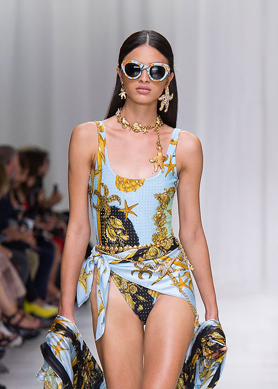 Những kiểu áo bơi hot nhất hè 2018